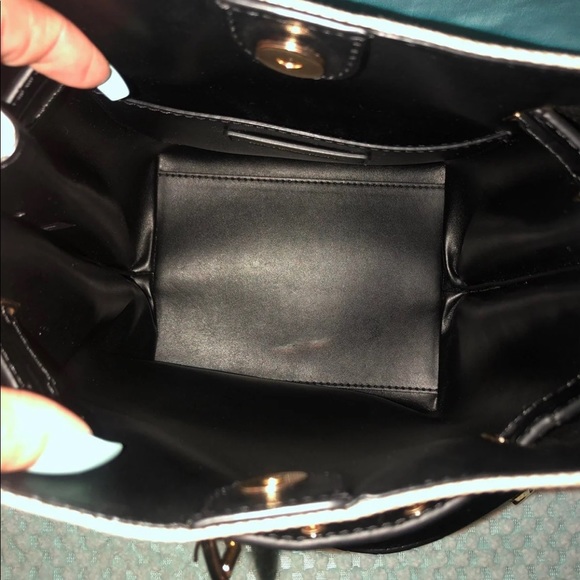 Michael Kors Bucket Bag $89 - Picture 7 of 11